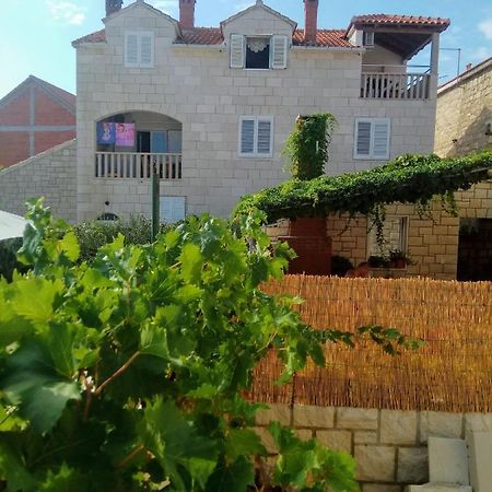 Apartments Banic Postira Εξωτερικό φωτογραφία
